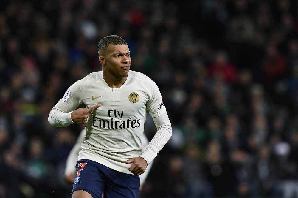 每体：皇马重组阵容得来点儿大牌球星，不然球迷会失望